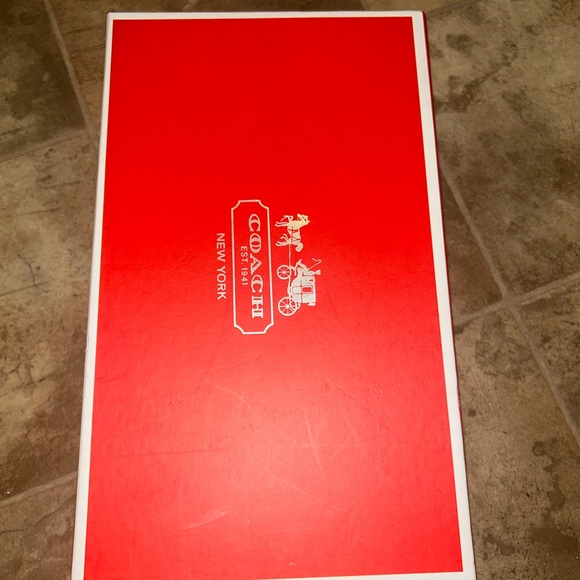 Coach Zelda women's suede heel pumps
Size 11M - Picture 8 of 9